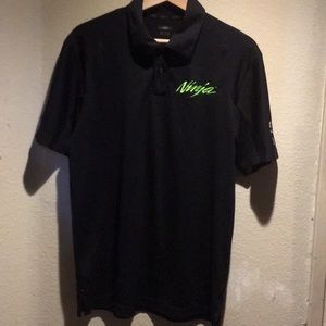 Nice men’s short sleeved collared black shirt.